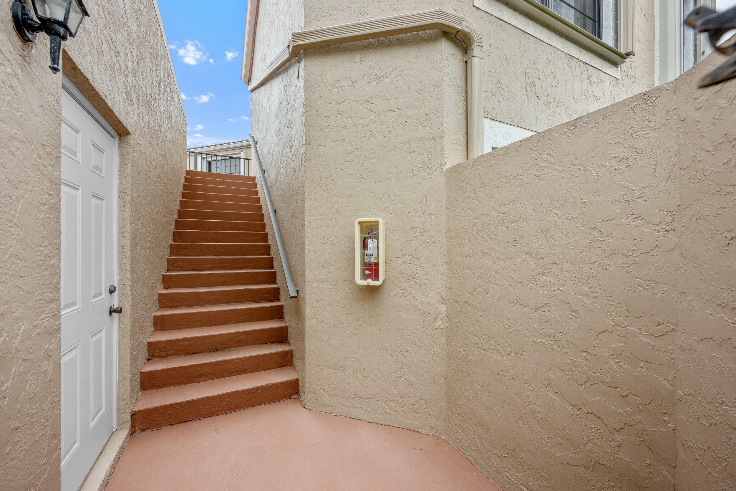 VILLA SONRISA CONDO - Residential