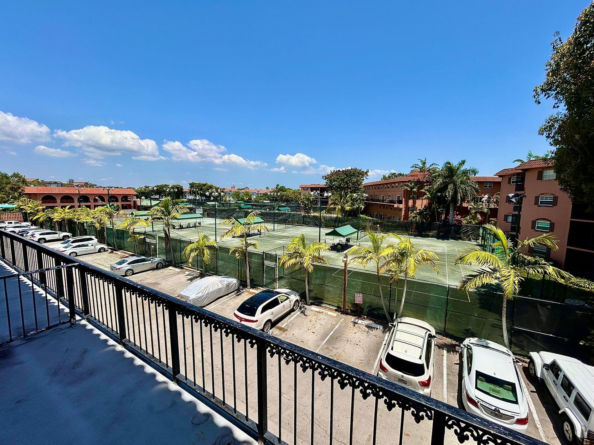 650 Tennis Club Dr 303