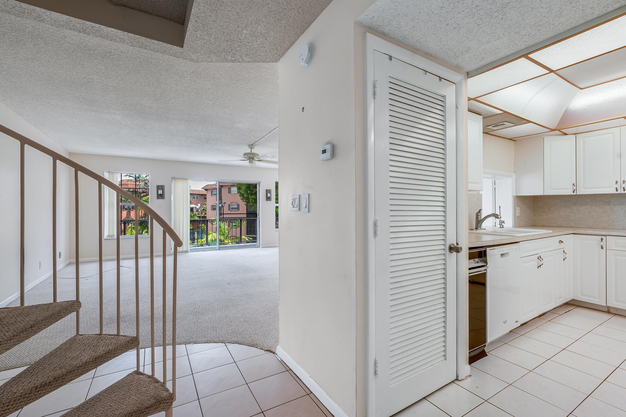 650 Tennis Club Dr 303