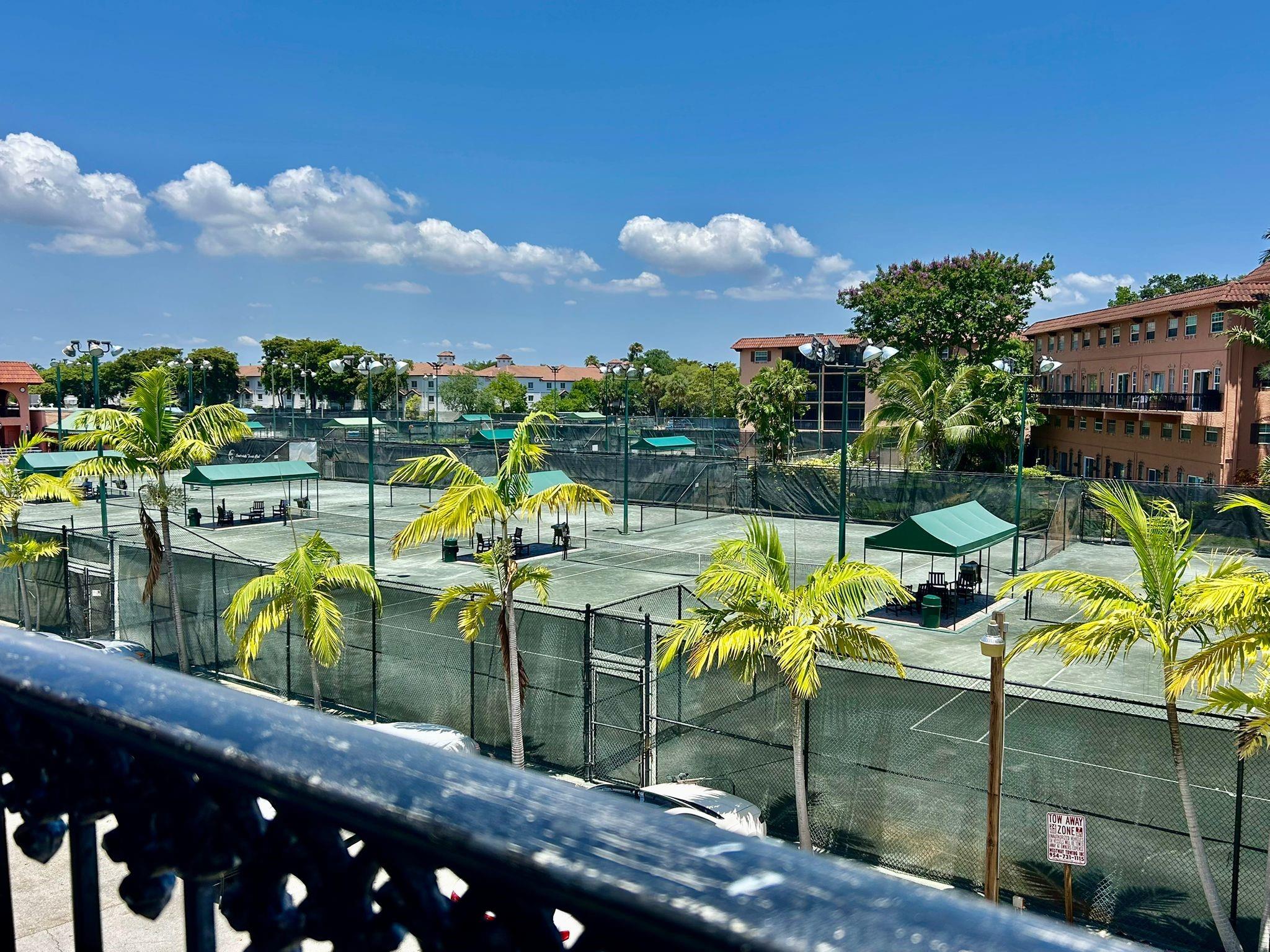 650 Tennis Club Dr 303
