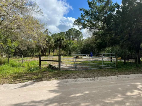 8700 63rd Ave, Vero Beach, FL MLS: R11060862