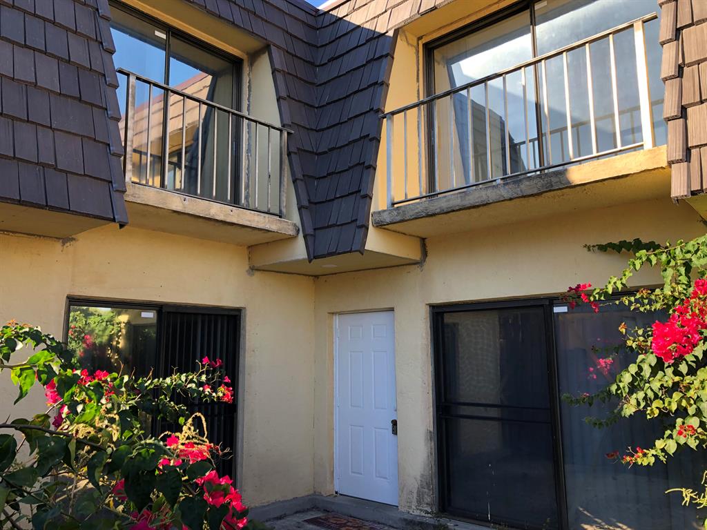 Cute 3BR/2.5BTH townhome in the center of West Palm Beach! Recently refreshed, this unit features large living spaces with an entry-level living room, washer/dryer, and large open kitchen with a sliding door for access to front fenced patio. Upstairs features the large primary suite with ensuite bath and large closets. There are two additional rooms with large windows upstairs as well as large closets for each. Close proximity to Palm Beach Outlet Mall, Palm Beach International Airport, and Palm Beach Island.