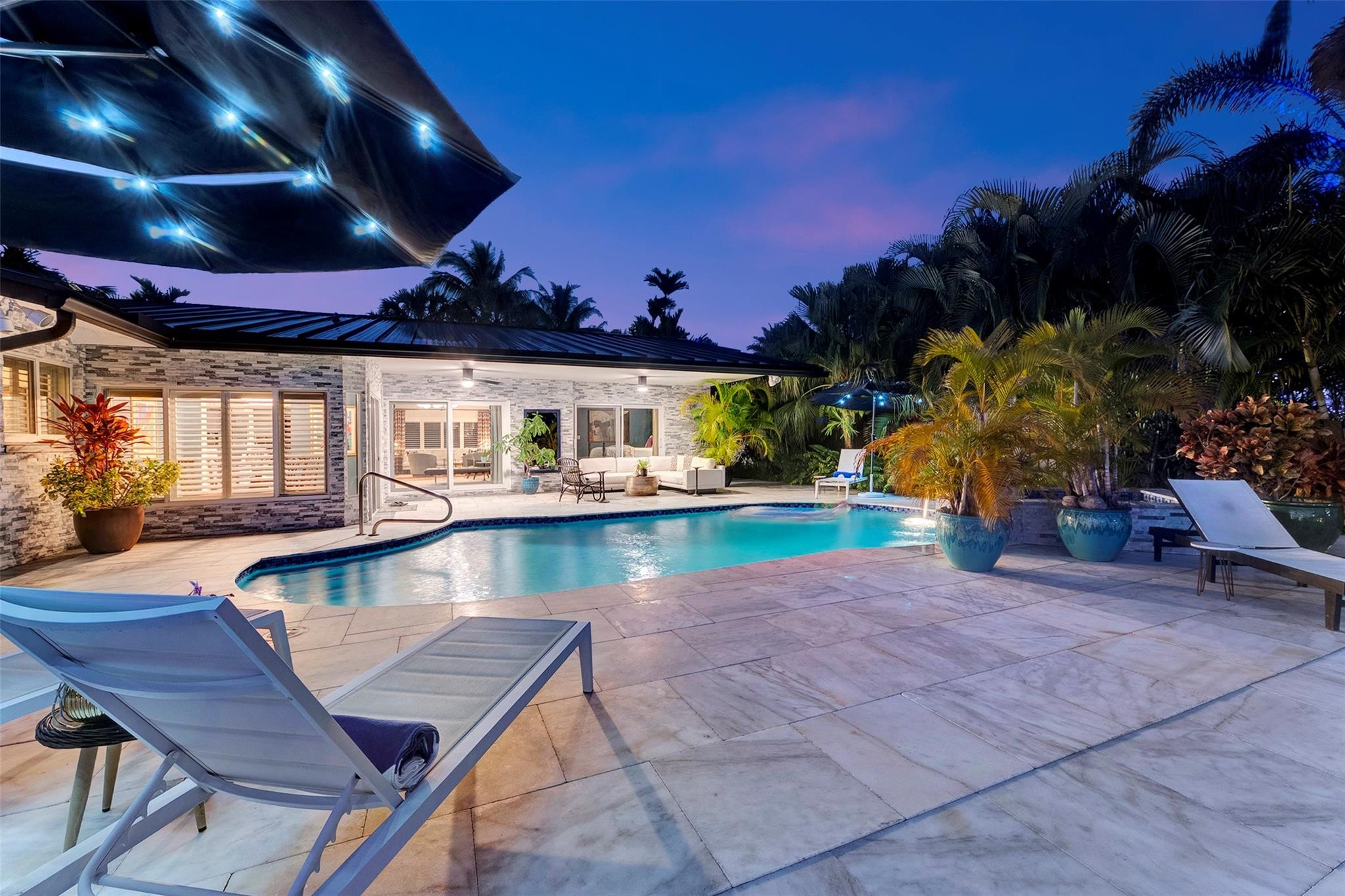 CORAL POINT - Residential