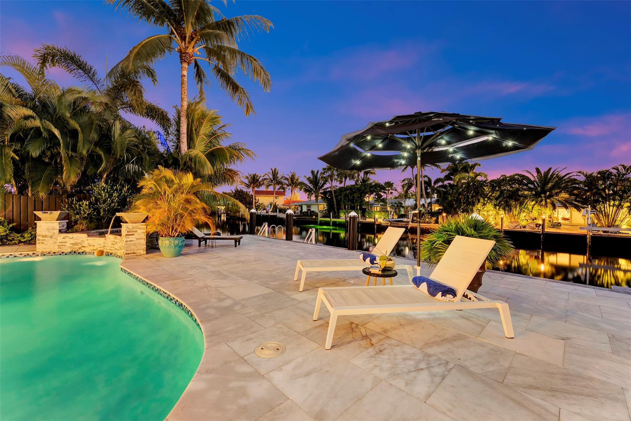 CORAL POINT - Residential