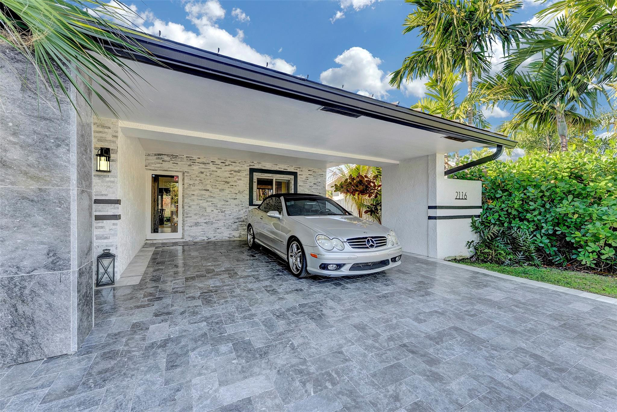 CORAL POINT - Residential