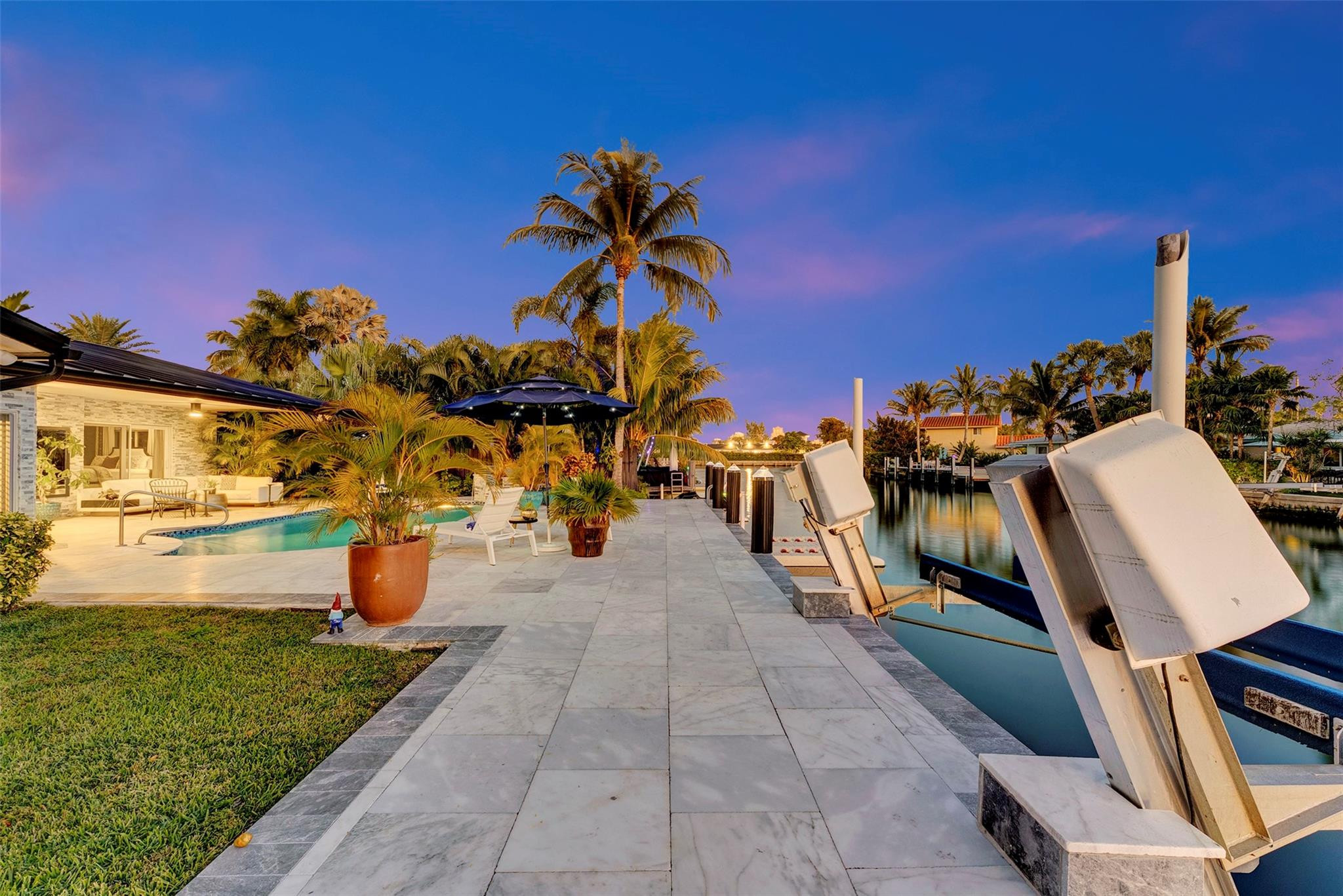 CORAL POINT - Residential