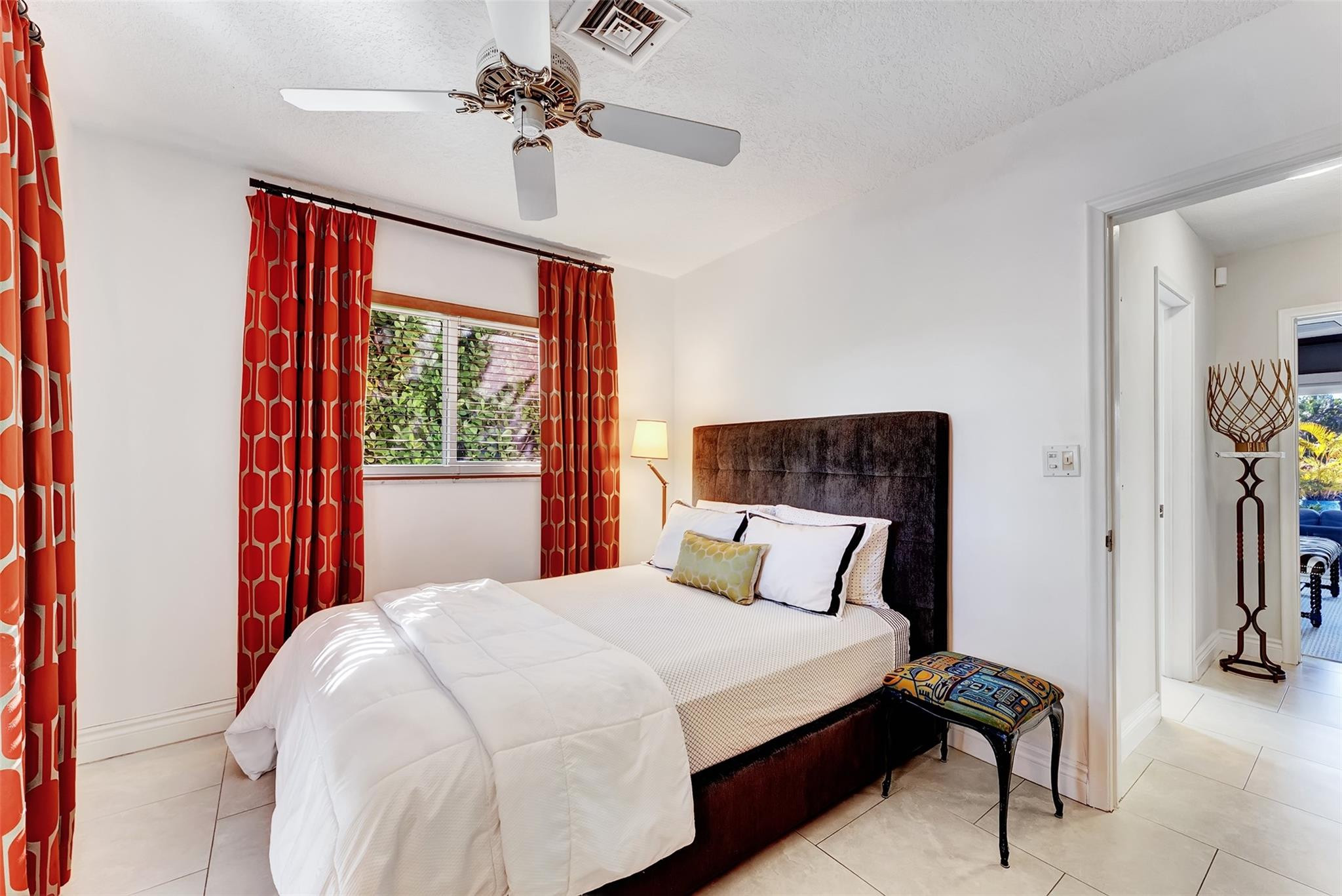 CORAL POINT - Residential