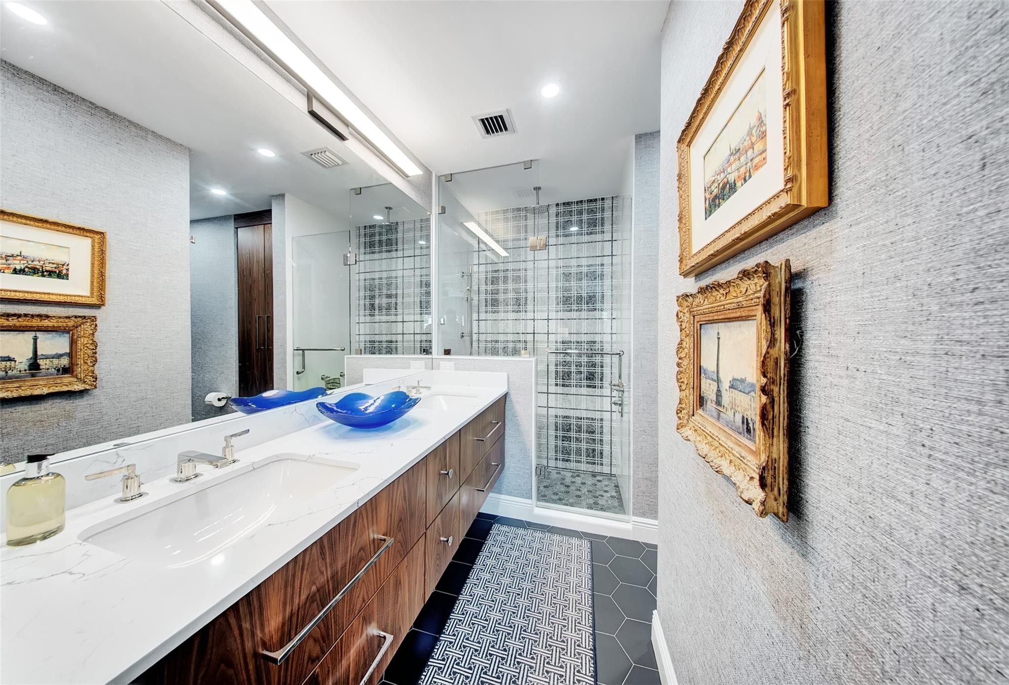 CORAL POINT - Residential