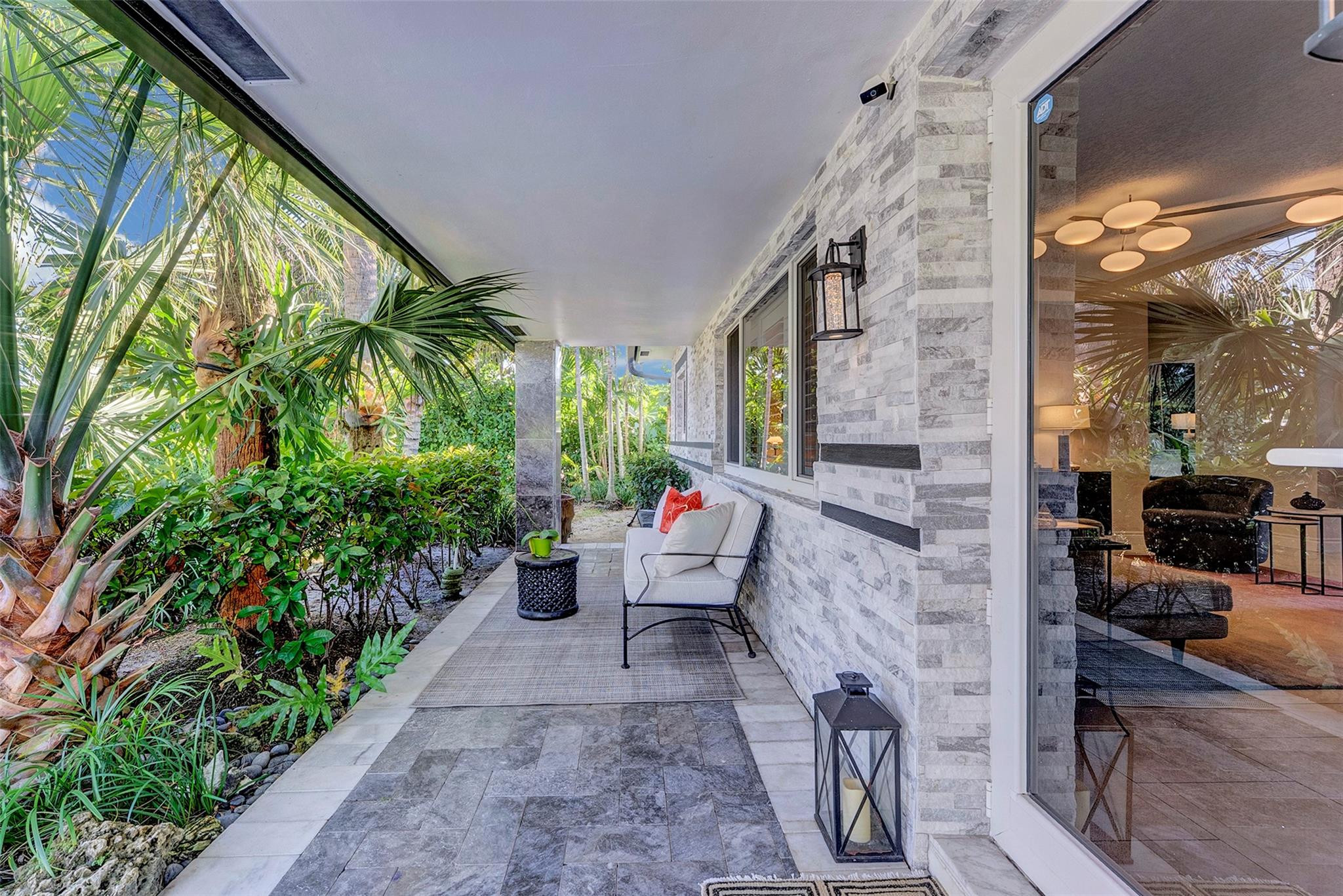 CORAL POINT - Residential