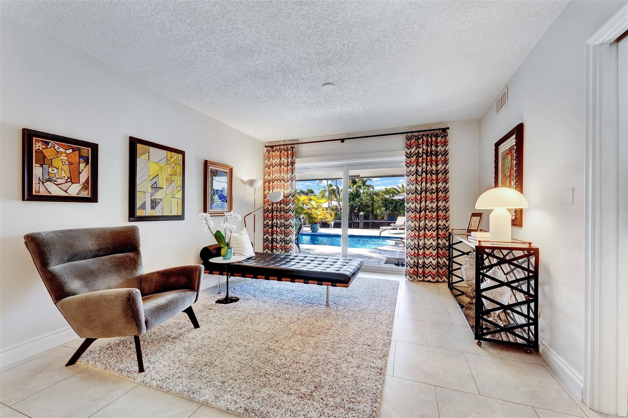 CORAL POINT - Residential