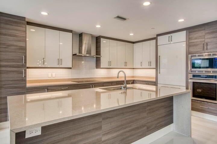 2700 Donald Ross Road 306