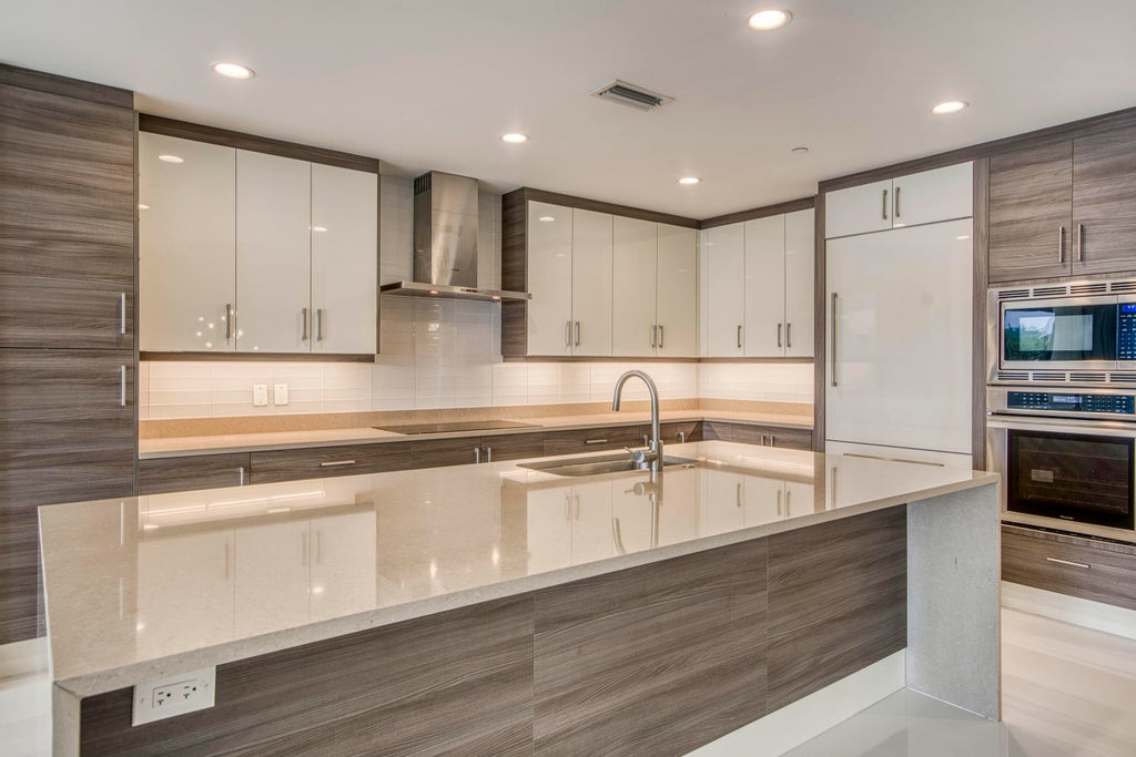 Photo of 2700 Donald Ross Road #306, Palm Beach Gardens, FL 33410 (MLS # B26069623)