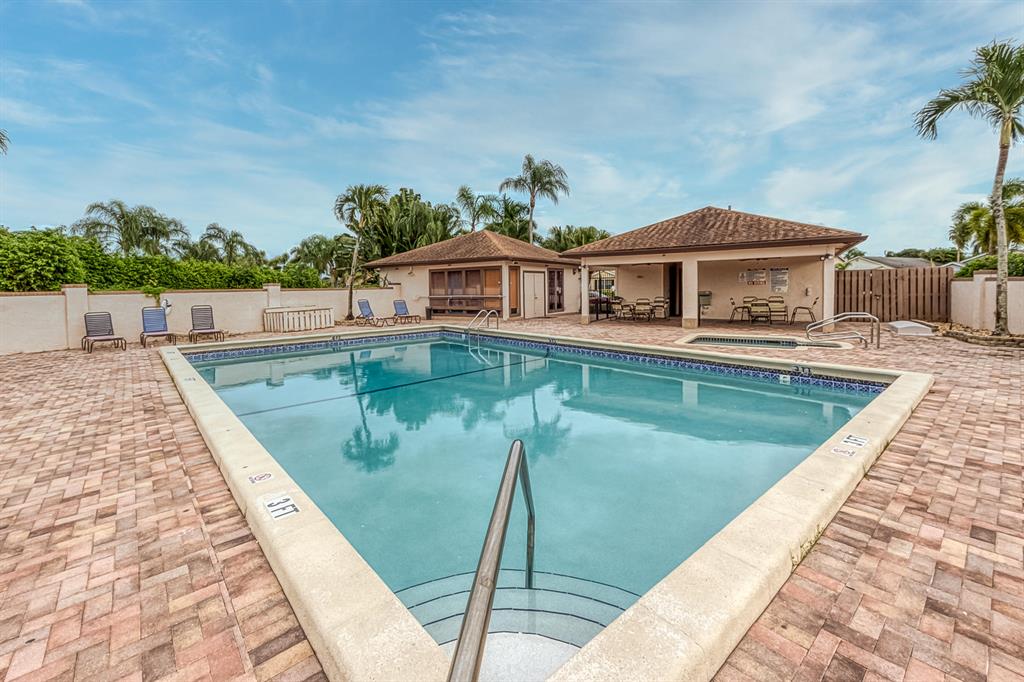 PINE SPRINGS 1 - Residential