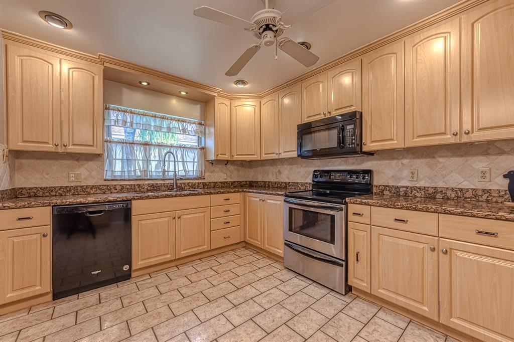 PINE SPRINGS 1 - Residential