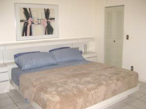 HUNTINGTON LAKES - Residential