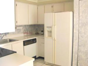 HUNTINGTON LAKES - Residential