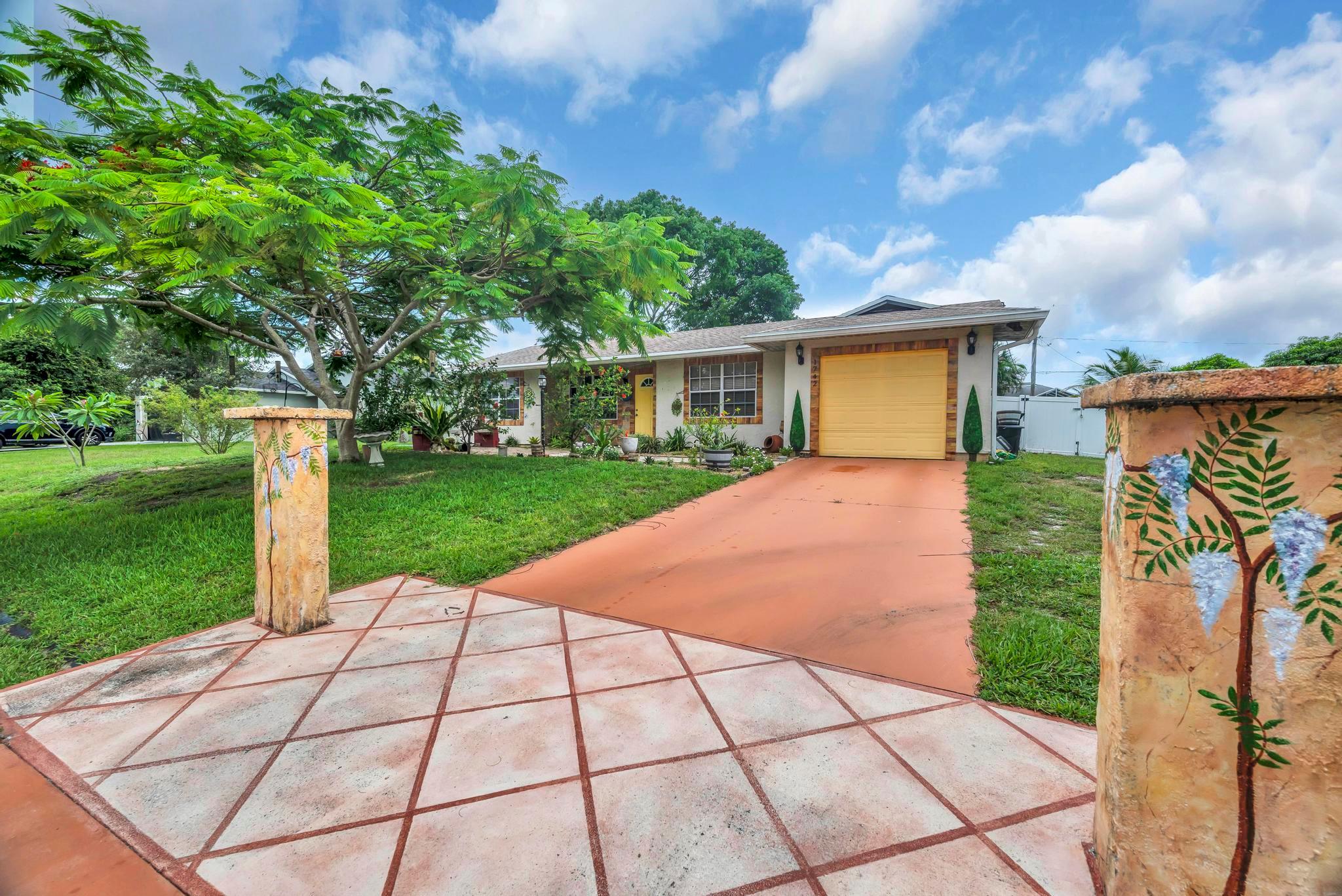Say Hello to your new cozy paradise. This welcoming 2 bed, 2 bath home is fantastic for someone looking to stretch their legs. Rent includes your water utility! On a quite street in central Port St Lucie, this fantastic find is the space you will want to call home. Pet friendly and a fenced in back yard makes this the perfect spot for you.