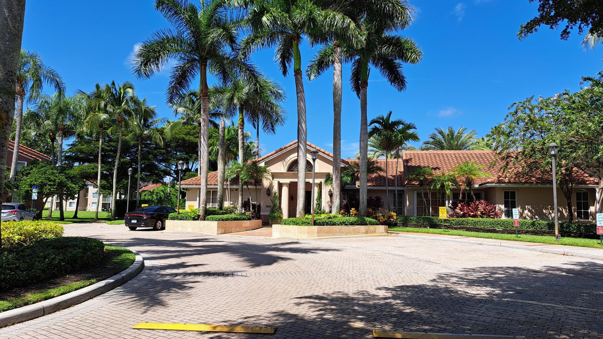 1/1 condo for rent in Lake Worth, located at 7808 Sonoma Springs Cir, gated community, swimming pool, club house. Convenient to schools, shopping and beach. Tiles in all rooms, walk-in closet, new Washer/Dryer in unit. Water and cable included. HOA application is free, application process takes up to 5 business days. Small animal (<40 LB) is allowed.