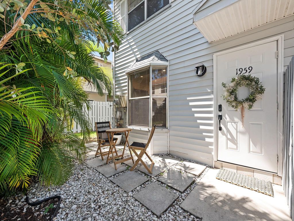 Photo of 1959 NE 15 Avenue, Fort Lauderdale, FL 33305 (MLS # F10498208)