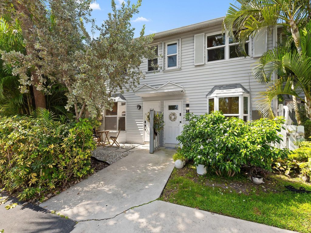 Photo of 1959 NE 15 Avenue, Fort Lauderdale, FL 33305 (MLS # F10498208)