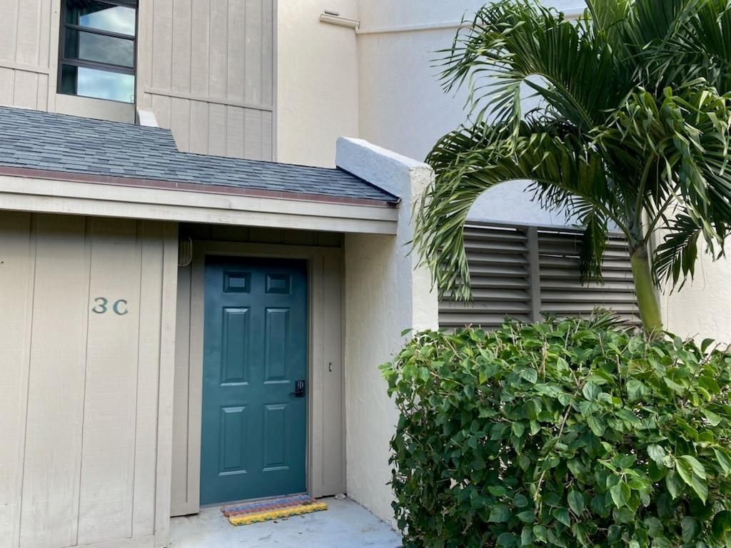 Photo of 1605 S Us Highway 1 #3c, Jupiter, FL 33477 (MLS # R10712041)