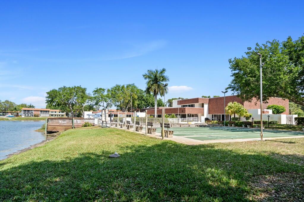 Vista del lago - Residential Lease