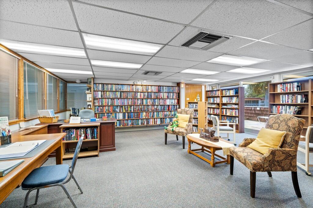 Vista del lago - Residential Lease