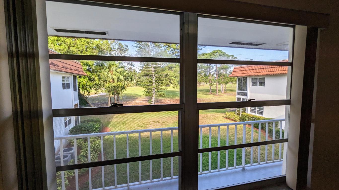 Vista del lago - Residential Lease