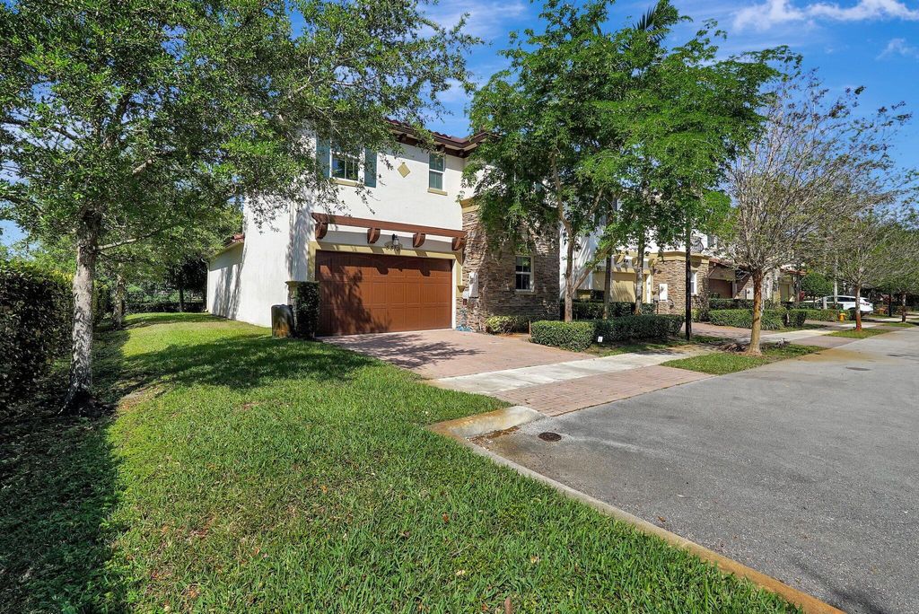 Photo of 5319 Falcon Trail, Davie, FL 33314 (MLS # R11072669)