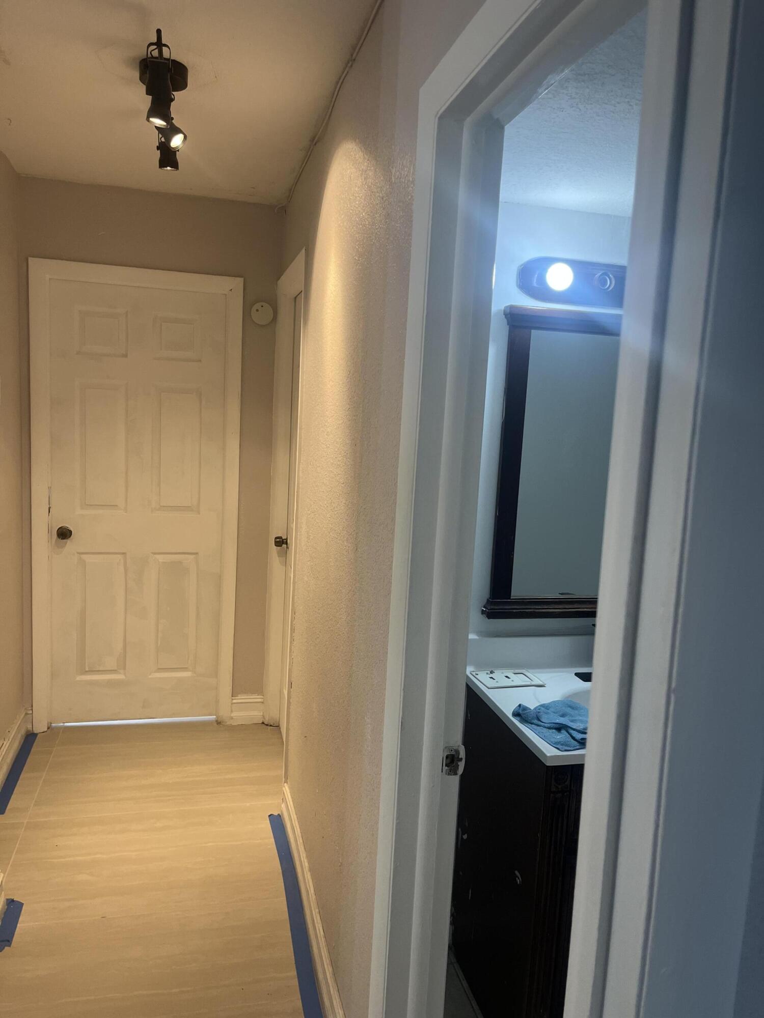 MANORS TOWNHOUSE - Residential Lease