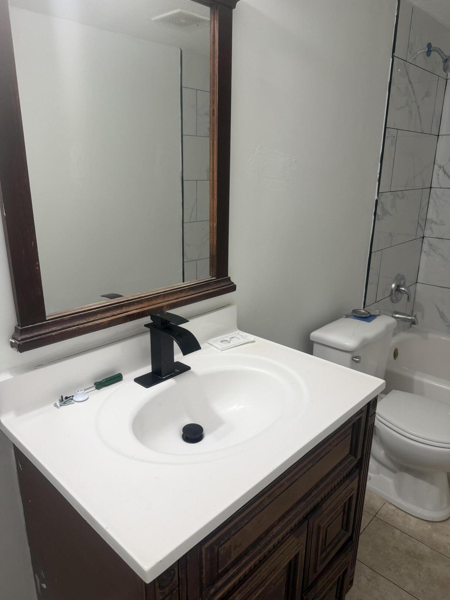 MANORS TOWNHOUSE - Residential Lease