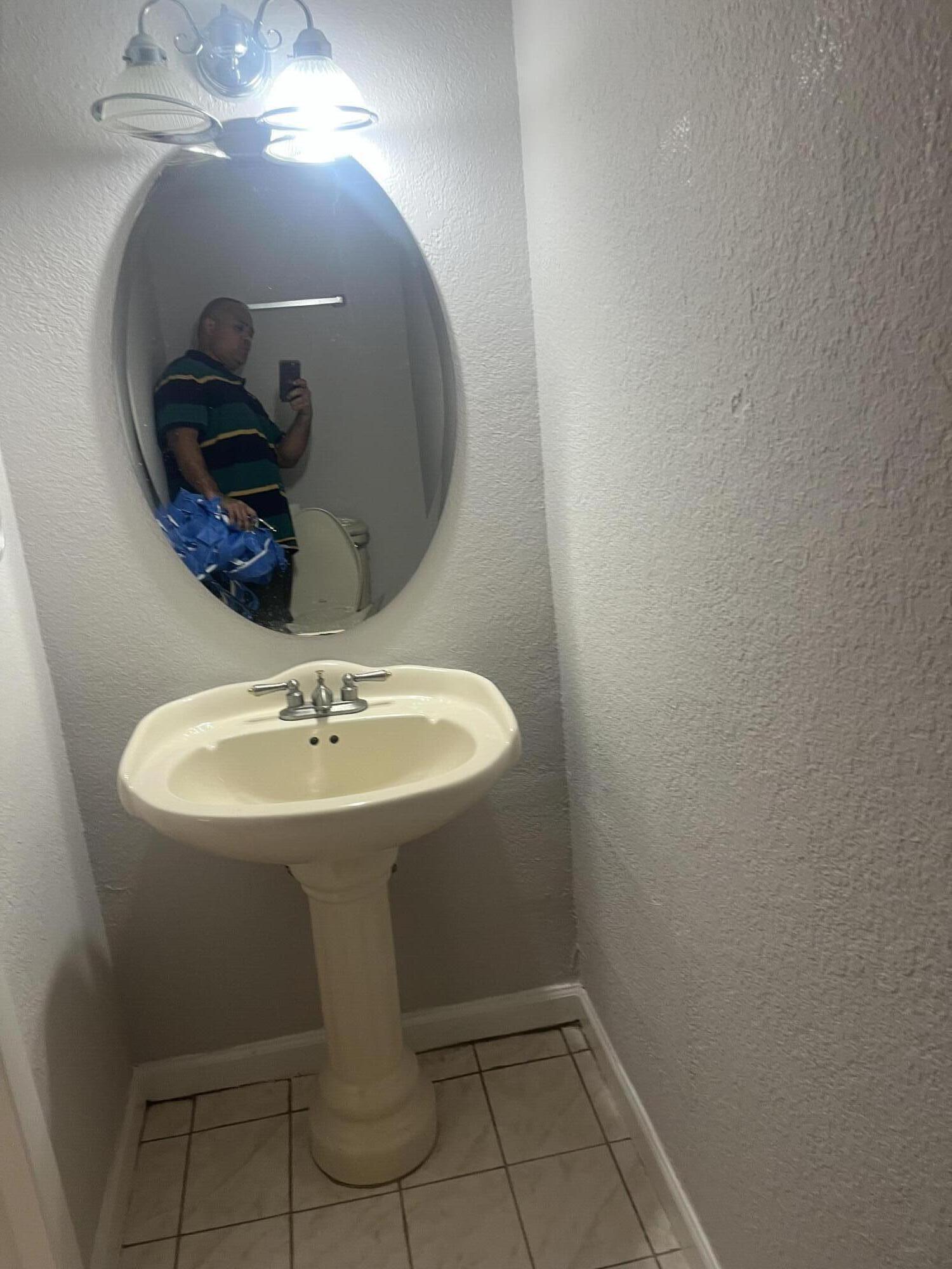 MANORS TOWNHOUSE - Residential Lease