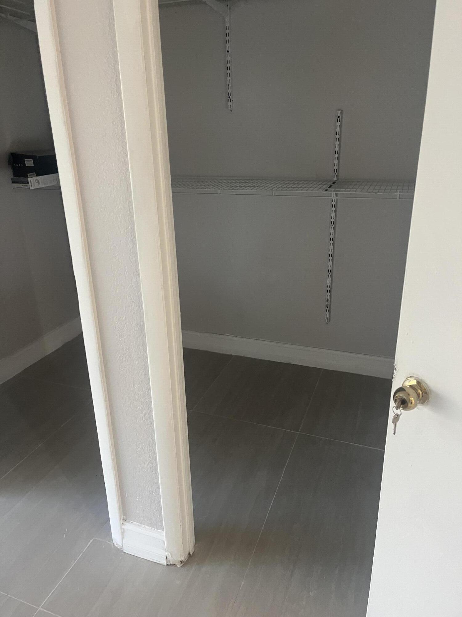 MANORS TOWNHOUSE - Residential Lease