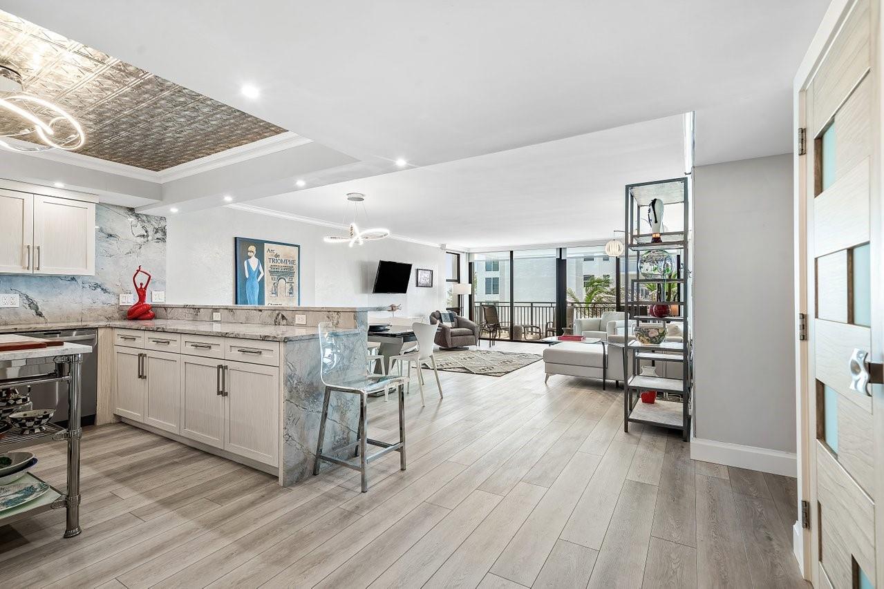 3009 S Ocean Blvd 305, Highland Beach, FL, 33487/$1,499,000 2 3009 S Ocean Blvd 305