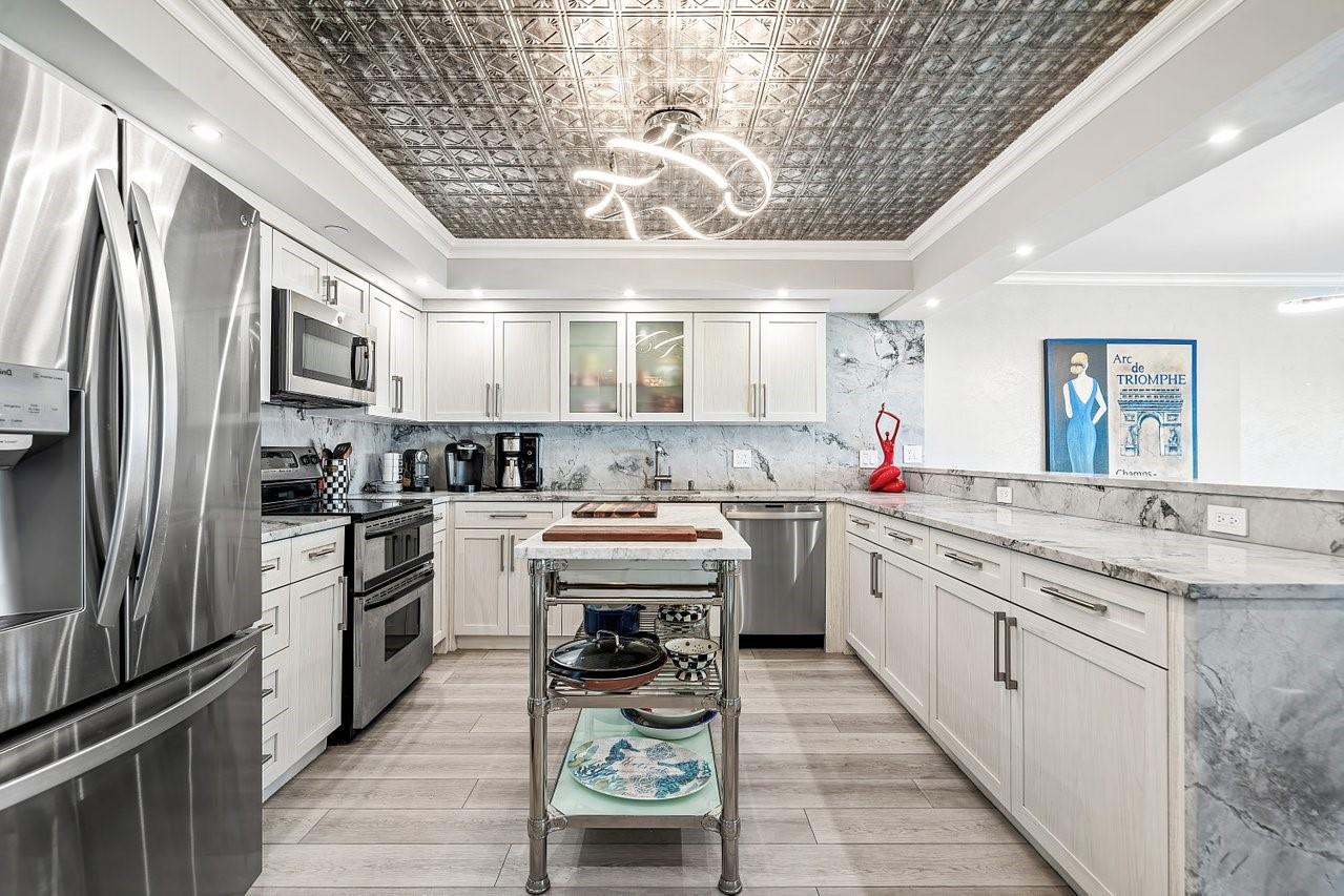 3009 S Ocean Blvd 305, Highland Beach, FL, 33487/$1,499,000 3 3009 S Ocean Blvd 305