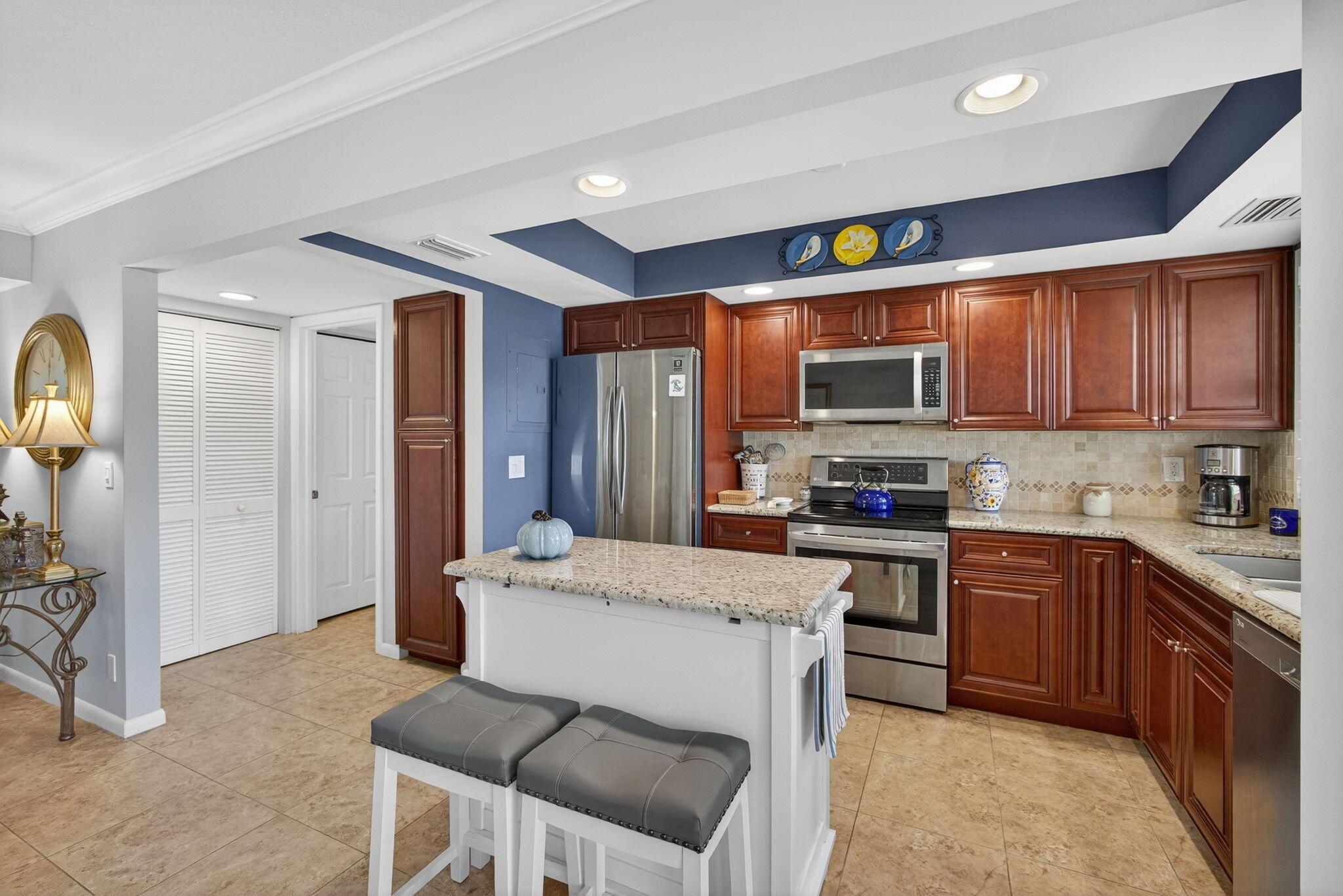 TAMBERLANE 3 CONDO - Residential