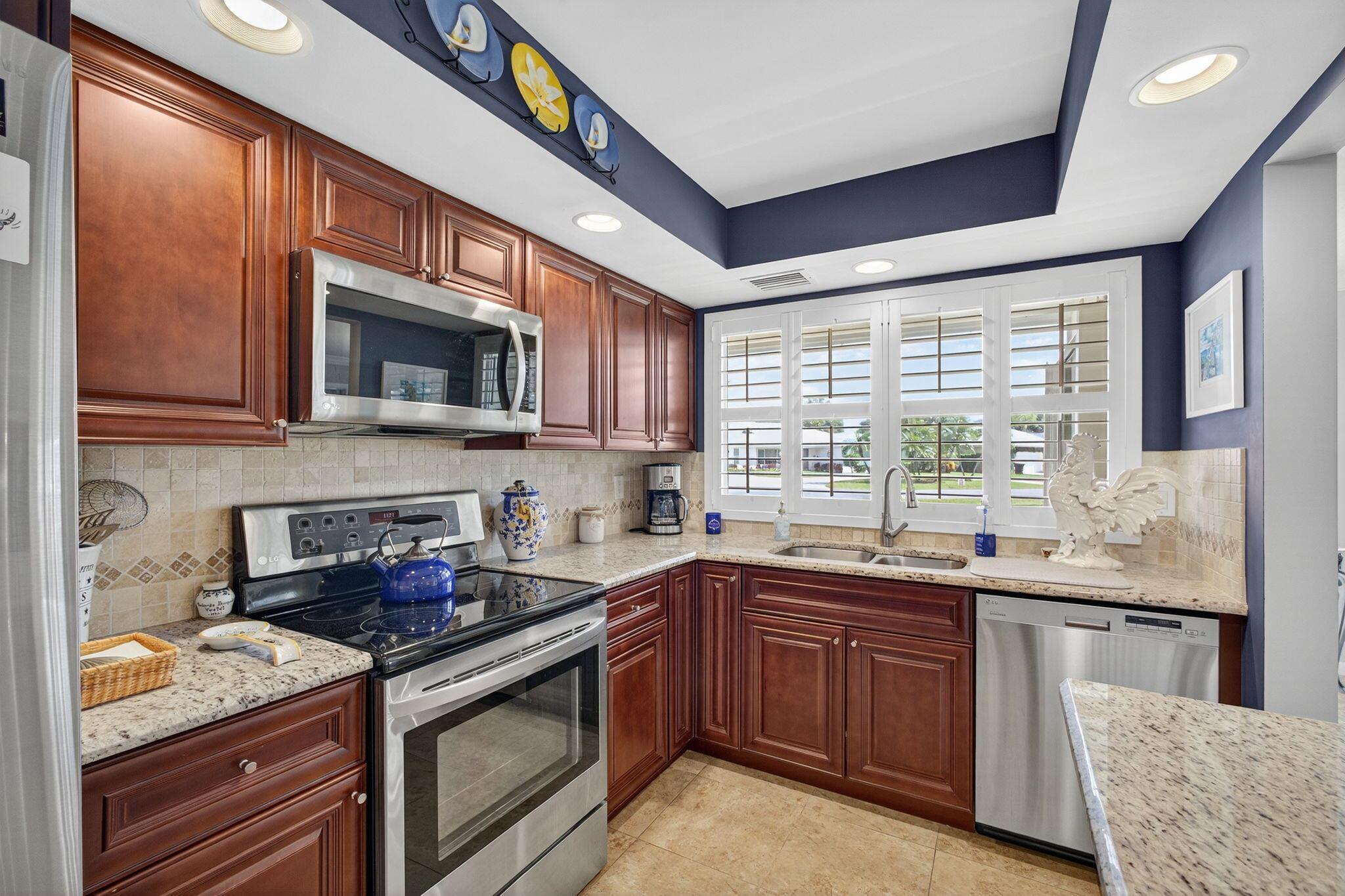 TAMBERLANE 3 CONDO - Residential