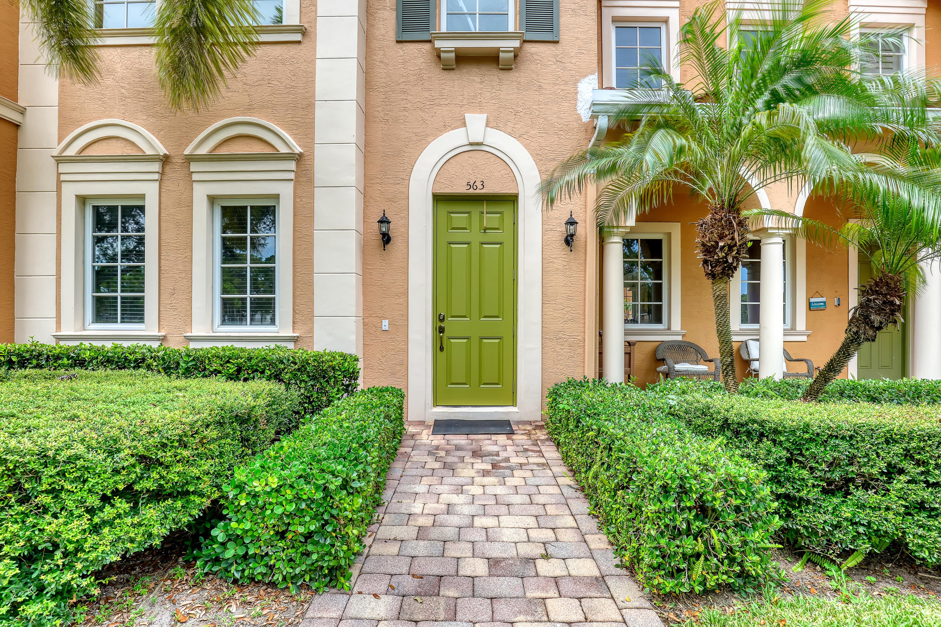 563 DAKOTA Drive