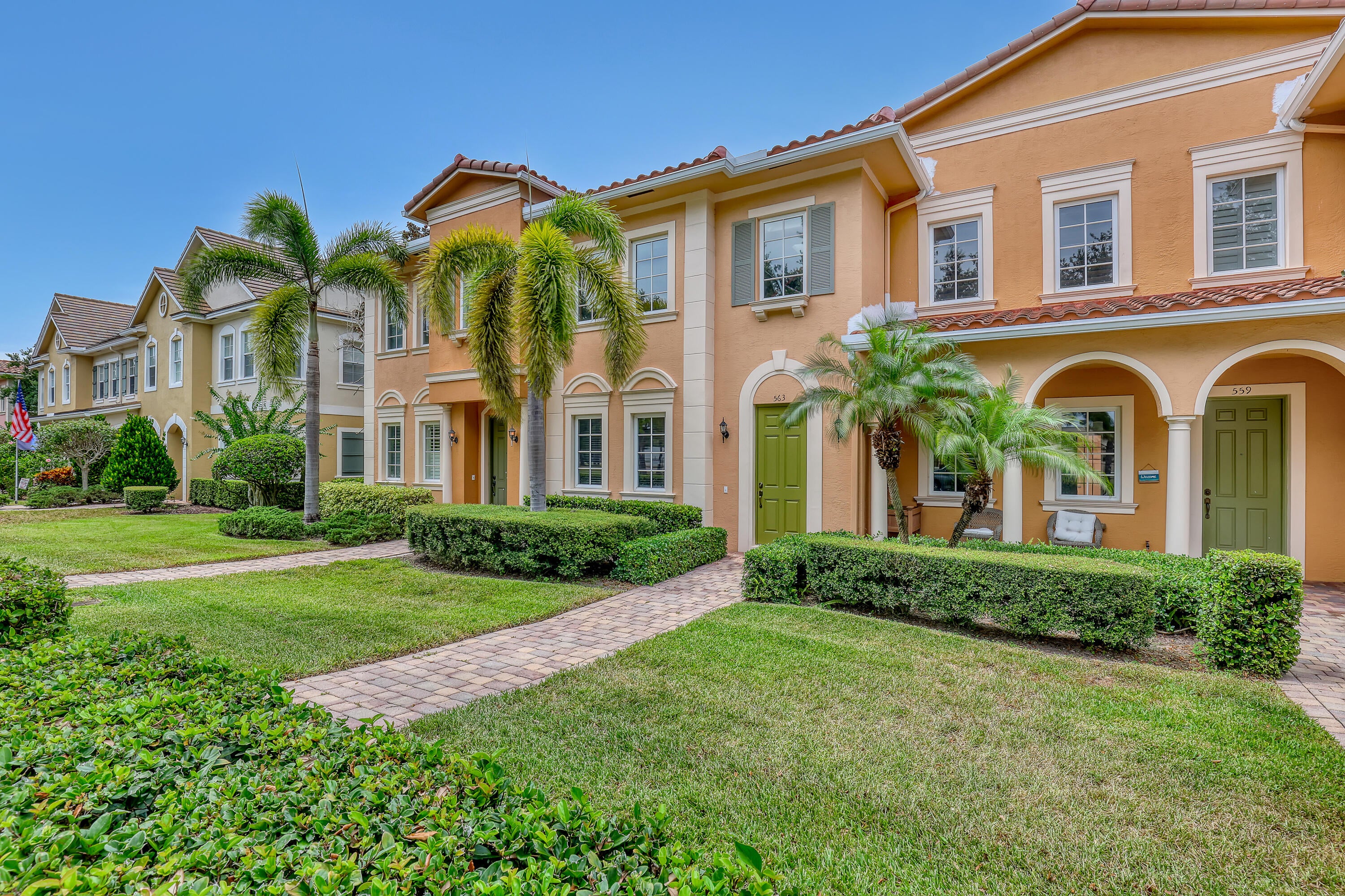 563 DAKOTA Drive