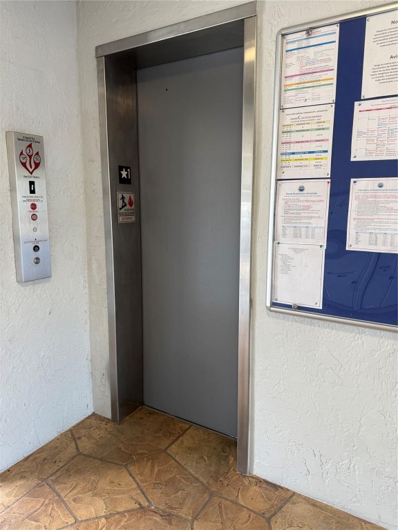 Royal Park Gardens 1-C - Residential