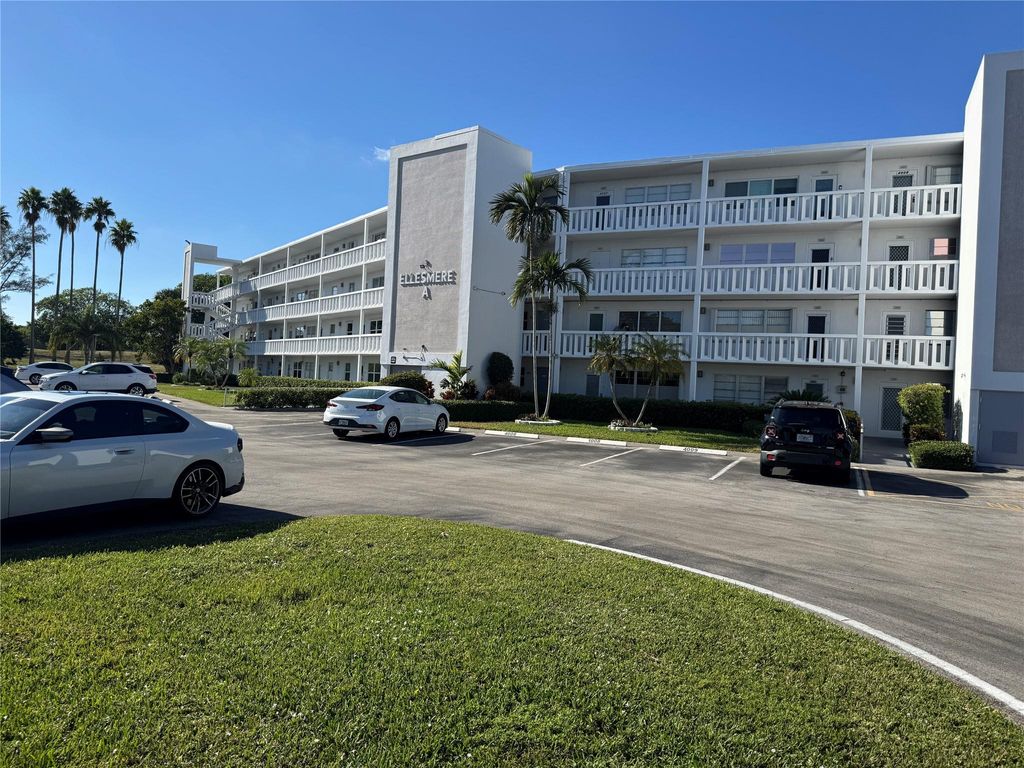 Photo of 2007 Ellesmere A #2007, Deerfield Beach, FL 33442 (MLS # F10538275)