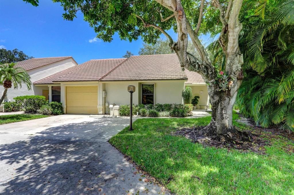 Photo of 701 Saint Giles Court, Palm Beach Gardens, FL 33418 (MLS # R10735340)