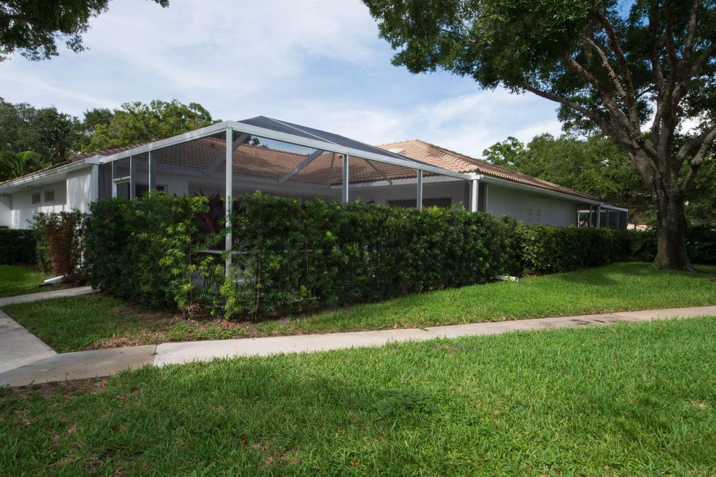 Photo of 3604 Pin Oak Court, Palm Beach Gardens, FL 33410 (MLS # R11114604)