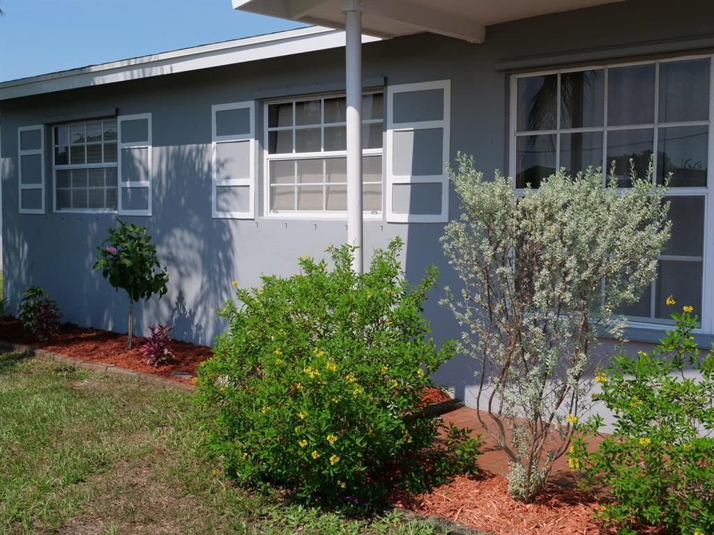 Photo of 12277 Acapulco Avenue Ave, Palm Beach Gardens, FL 33410 (MLS # R10812349)