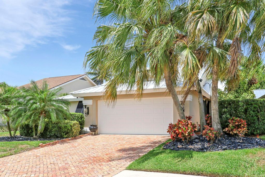 Photo of 109 Seashore Drive, Jupiter, FL 33477 (MLS # R11097955)