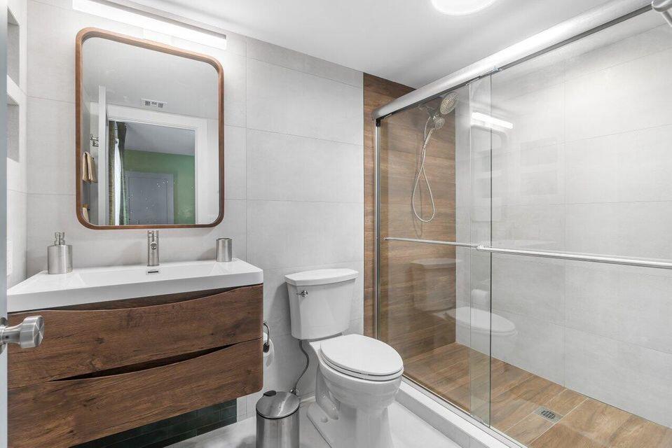 WATERBEND AT JONATHANS LANDING CONDO - Residential Lease