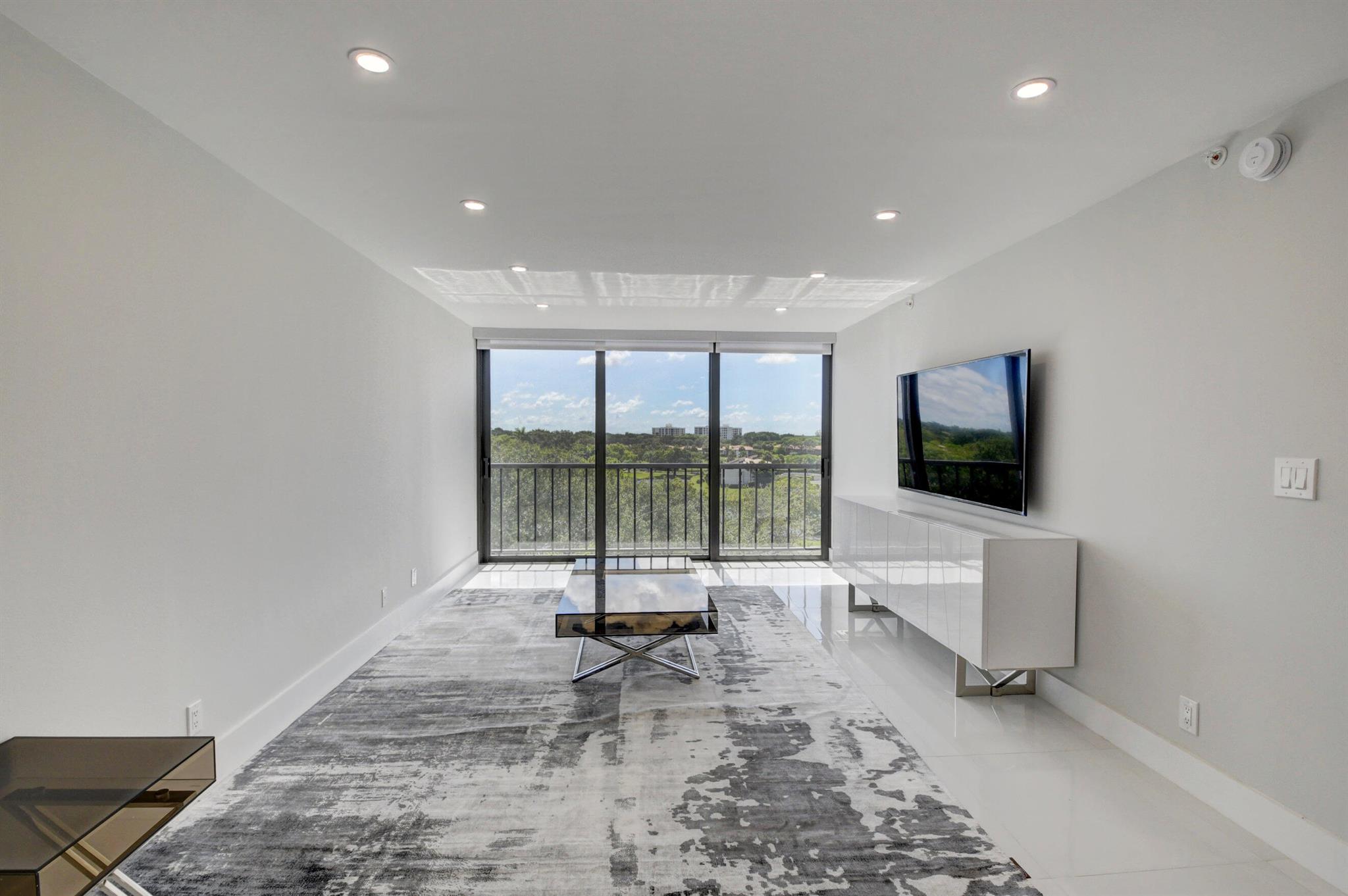 7847 Lakeside 1063 Boulevard 1063