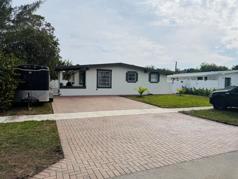 181 Morgans Way Palm Springs FL 33461