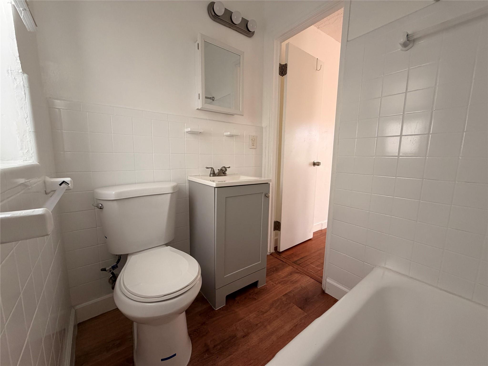 HOLLYWOOD - Residential Lease