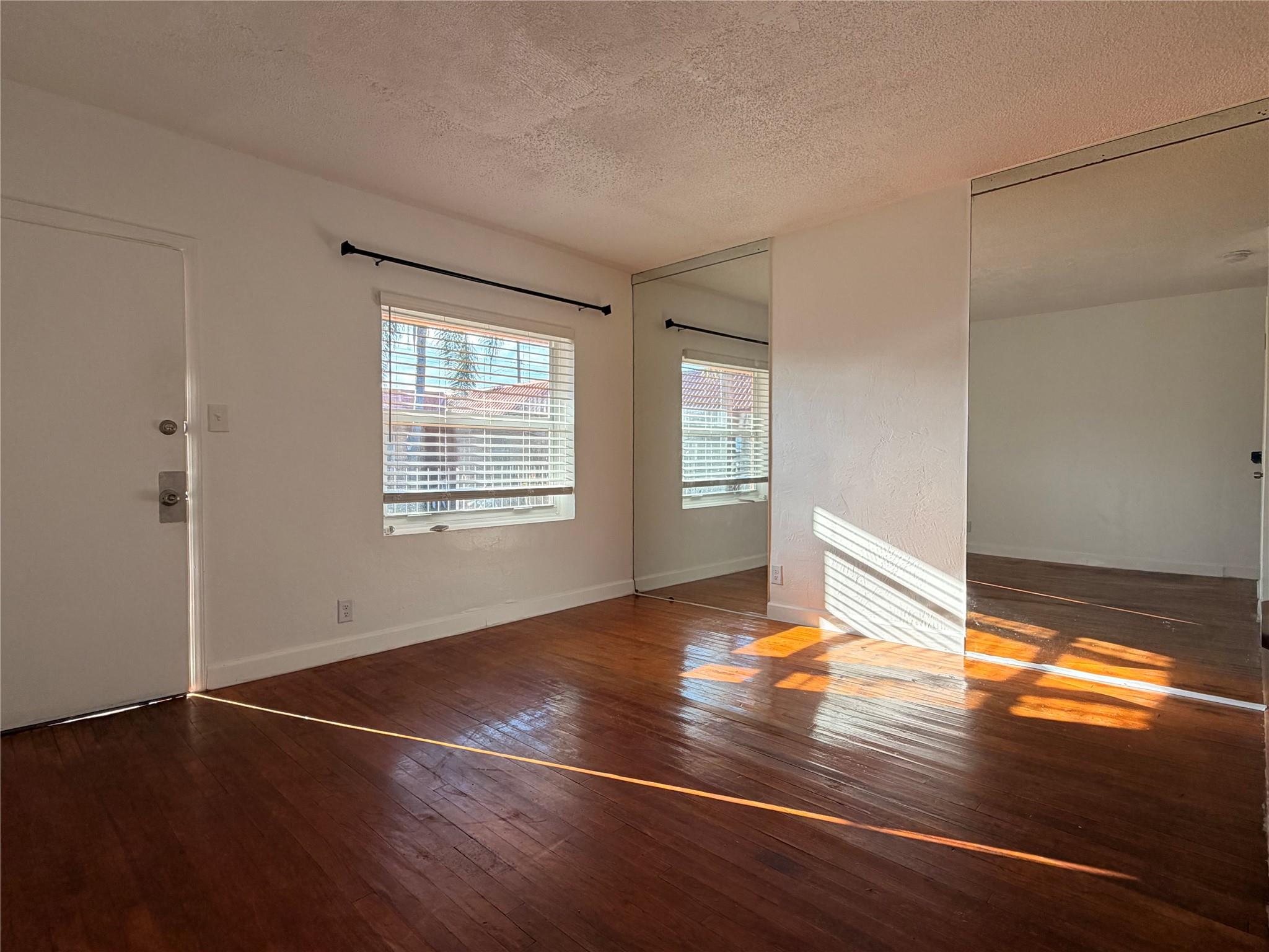 HOLLYWOOD - Residential Lease